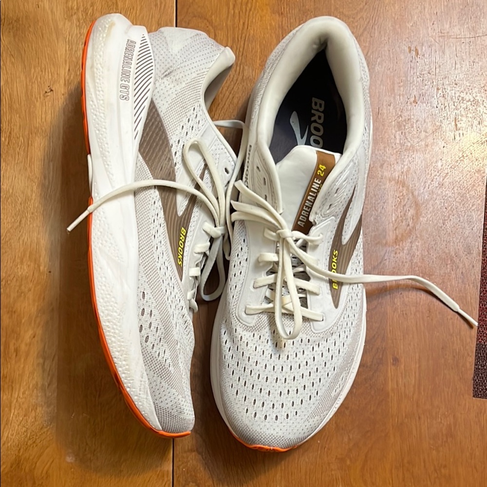 Brooks Adrenaline 24 GTS